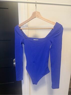 Aritzia Babaton Long Sleeve Square Neck Bodysuit - Royal Blue